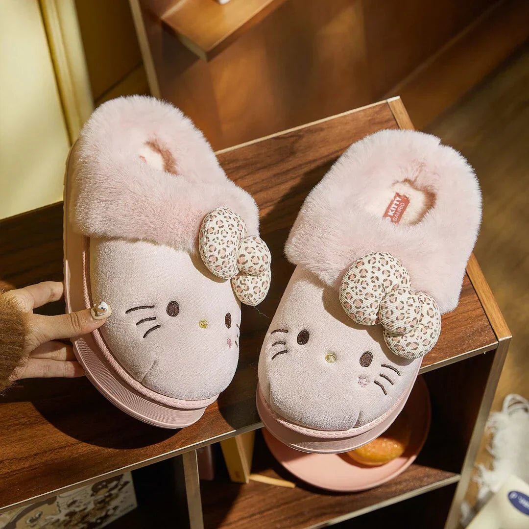 Hello Kitty Hausschuhe 🐱👣 – Kuschelig & Süß für Drinnen und Draußen 💖